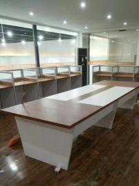 圖渝聚辦公家具廠 一站式專業(yè)定制，打造高效舒適的辦公空間